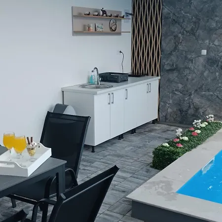 Almy Villa